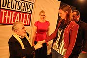 Verena Haas (re.) - derzeit noch bis Ende September bei ganz-muenchen.de, bevor es zurück nach Wien geht, im Gespräch mit Maximilian Schell (©Foto: Martin Schmitz)